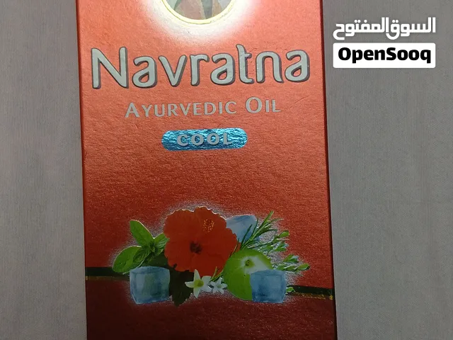 زيت نافراتنا Navratna Oil من أفضل الزيوت الهندية للعناية بالشعر وهو يتبع ماركة هيماني للزيوت وا