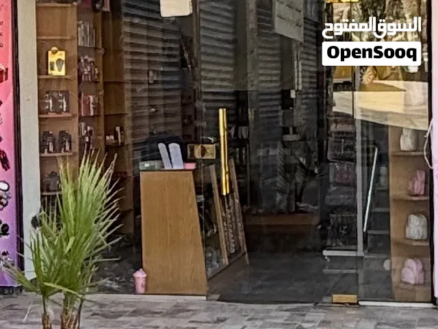 محل للضمان في السلط وسط البلد مقابل حلويات العنبتاوي بجانب المؤسسة المدنية بسعر مميز