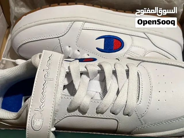 سنيكرز شاملين