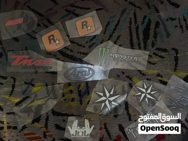 ملصقات كبيرة و صغيرة