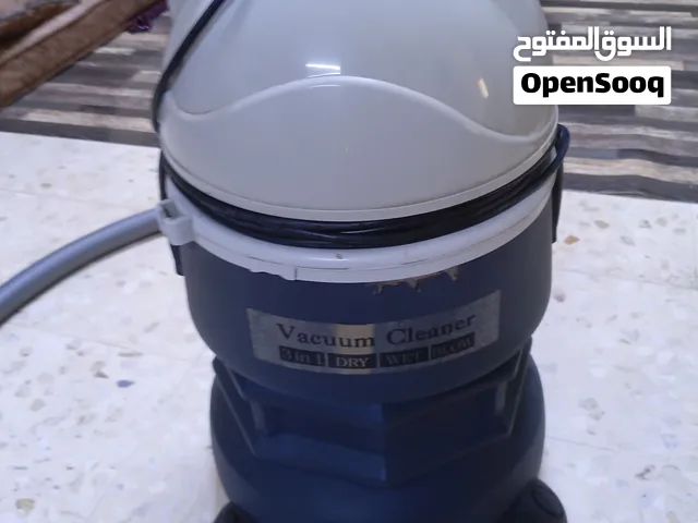 مكنسة كهربائية مستعملة بحالة جيدة