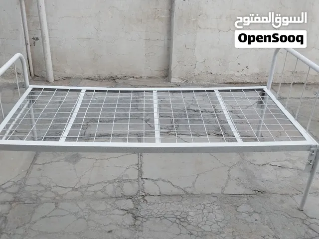 جرباية متحركة سرير ابو النفر حديد ثقيل ام النفر صناعة قديمة السبعينات او الثمانينات ب 45 الف