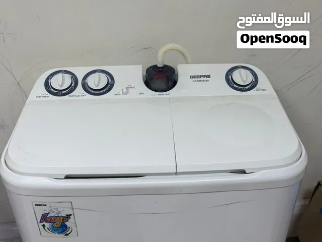 For sale  Geepas semi-automatic twin-tub washing machine.