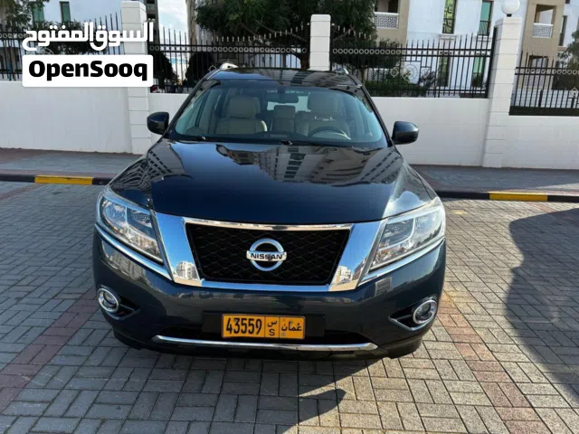 2016 Nissan Pathfinder – GCC Specs  Full Option  7-Seater SUV