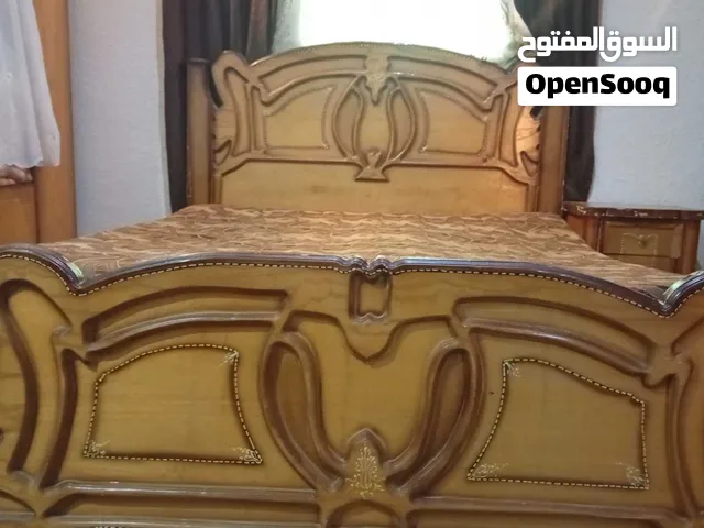 تخت مجوز وتفصيل مع تسريحه روسيتين