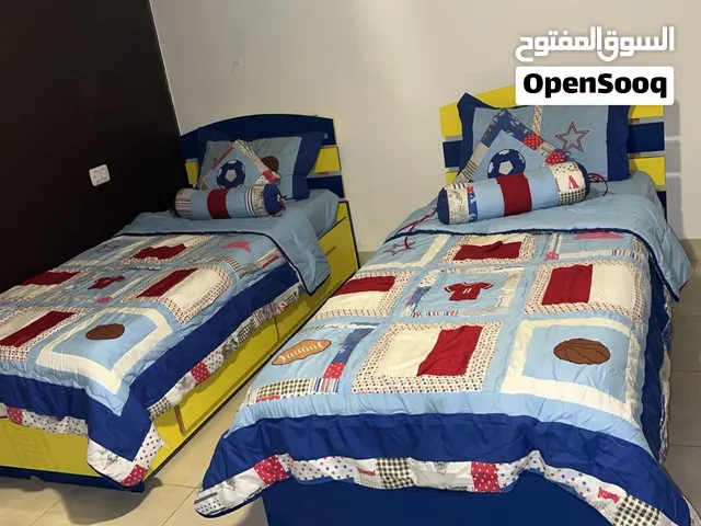 شراشف اطفال بوليستر بحاله جيده