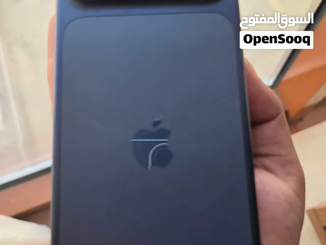 Iphone 17 pro max very low usage , Good Condition