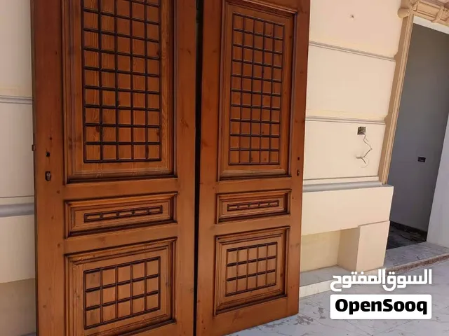 استرجي للدهانات جميع الاخشاب الجديدة والمستعملة