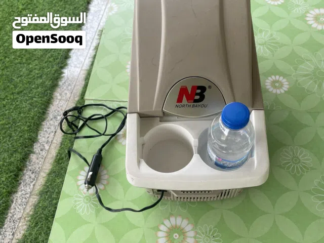 ثلاجة محمولة للسيارة للتبريد والتسخين.
