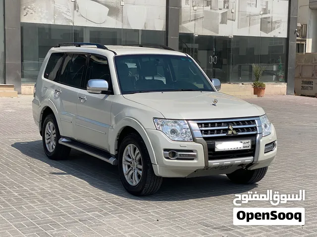 Mitsubishi Pajero 2020 (White)
