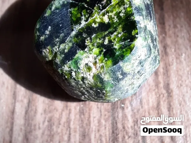 حجر گارنت الأخضر الطبيعي (Green Garnet) - قطعة فريدة 45.5 قيراط