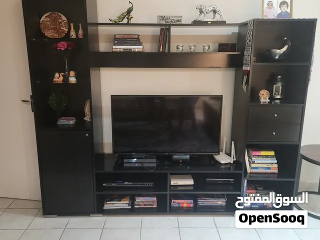 T.V. unit in excellent conditiin خزانة تلفزيون بحالة ممتازة