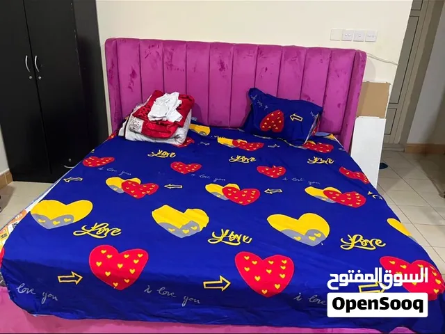سرير مستعمل مع المرتبة