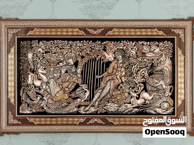 لوحة خاتم صليبي كبيرة مع لوحة نحاسية مزخرفة بالقلمزني بتصميم «عروس الربيع» ومطلية بالذهب