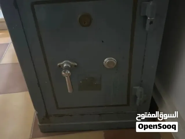 تجوري حديد قديم