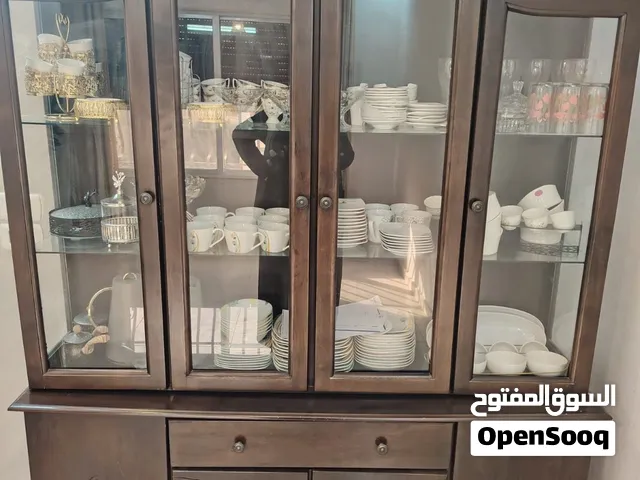 بوفيه مستعمل بحاله الوكاله موجود في إربد حنينا سعر 60 قابل للتفاوض