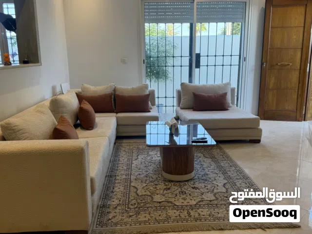 حوش أرضي حديث للإيجار اليومي في حي الواحات
