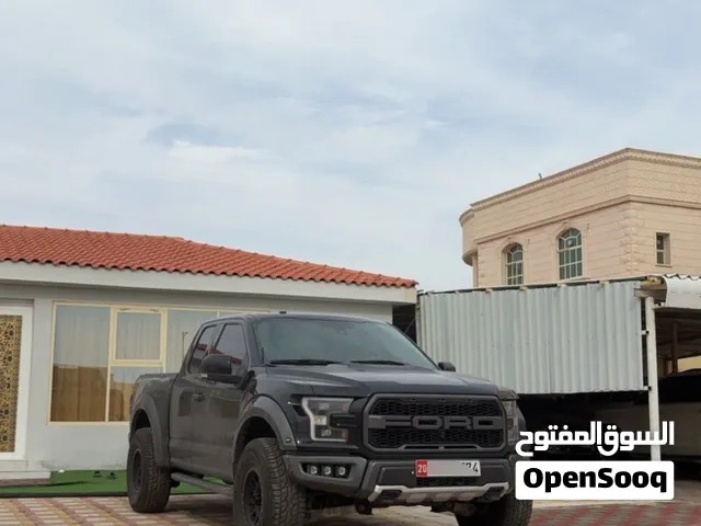 للبيع فورد رابتر preformence 2018 خليجي اسود من الداخل اسود و برتقالي 1/1 فول اوبشن فتحه دفلوك