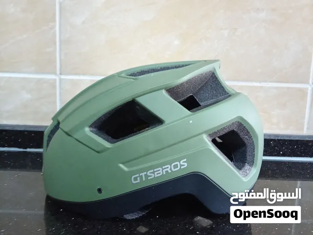 Helmet (خوذة) اكتشف خوذة الدراجة الهوائية من GTSBROS باللون الأخضر الزيتوني الأنيق.