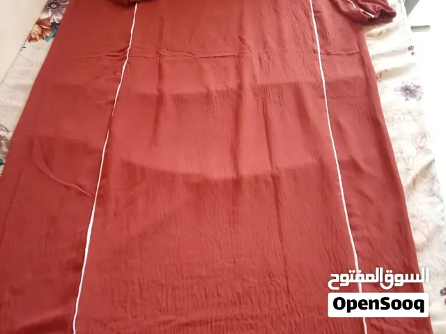 عبايات محتشمة للبيع