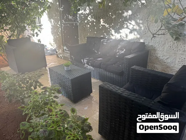 كنبات حديقة خارجية