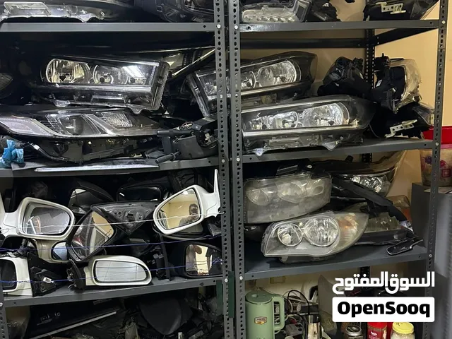 مرايات وكمبيوترات وبمبرات ولايترات