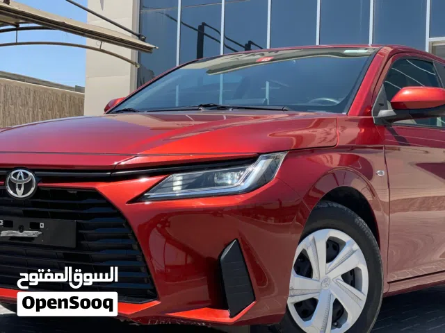 تويوتا يارس 2023مميزه بحال الوكاله للبيع مجمرك او بدون جمرك لاصحاب الاعفاءات