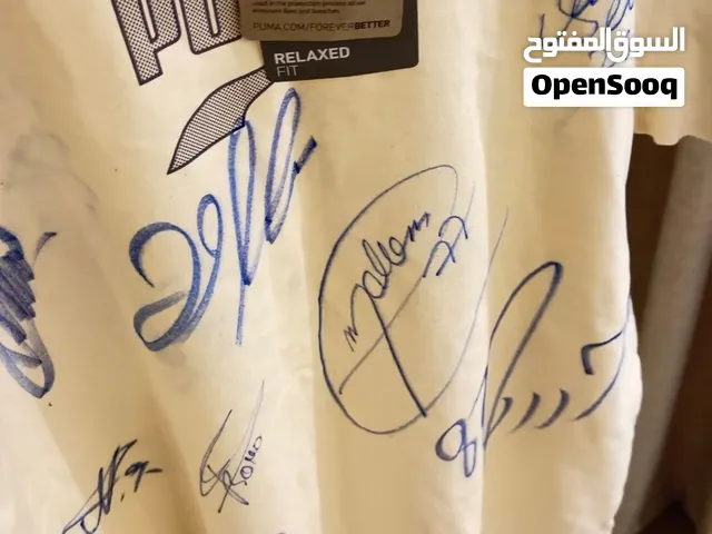 تيشيرت موقع من لاعبين الهلال