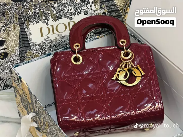 صاك Dior Lady... يجمع بين الفخامة والانوثة