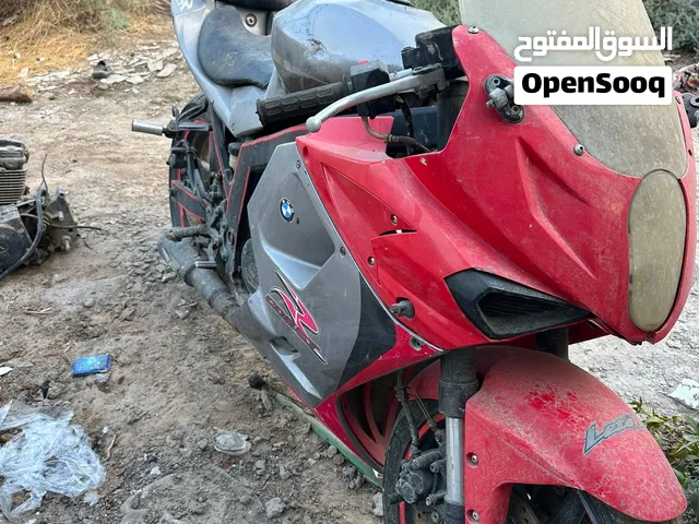 دراجه ناريه بطح هاي سونك نضيفه ومابيه شي بس يرادله محرك لان مشدودله محرك ستوته ويرادله تجفيت دراجه