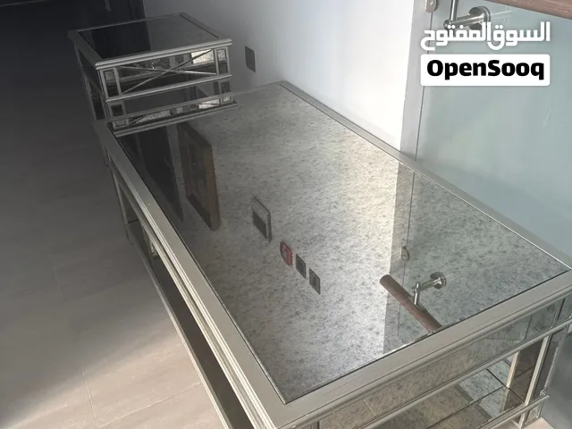 3 طاولات coffee table and 2 side tables