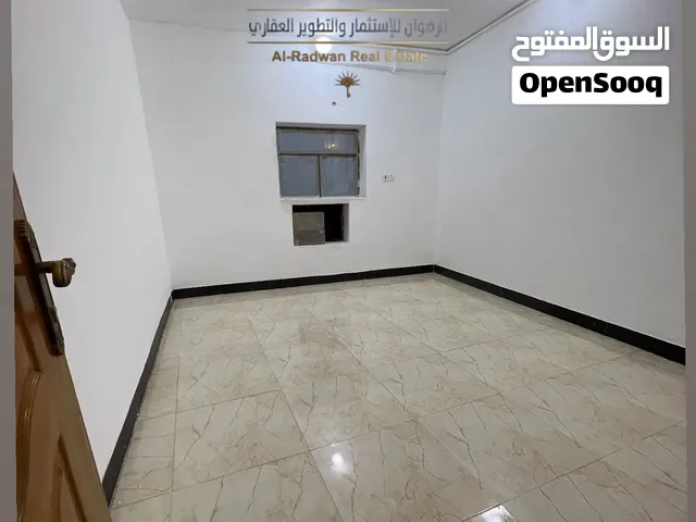 100 m2 2 Bedrooms Apartments for Rent in Basra Saie