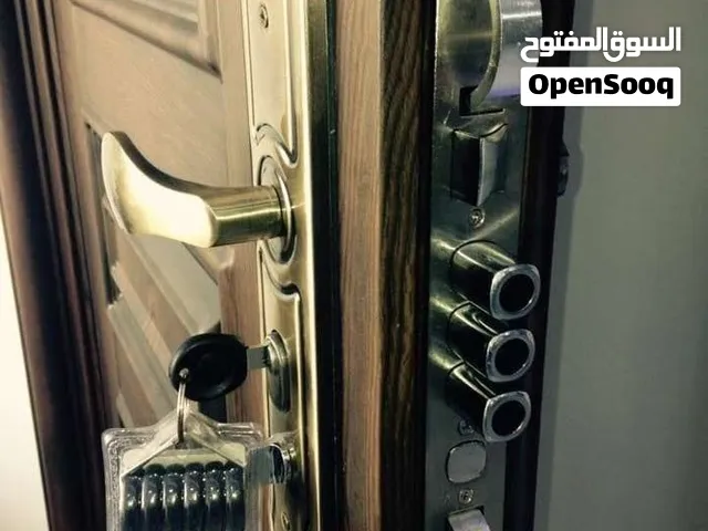 صيانة وتركيب جميع أبواب الأمان