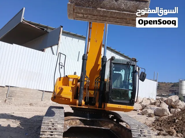 جنزير 330Jcb سنه 2016 12000ساعه 200الف شيقل