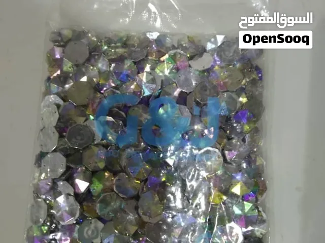 فصوص تطريز للبيع الكميه 120كرتون عبوه الكميه متوفره 120كيس وعبوه الكيس 500حبه جميع الالون متوفره سعر