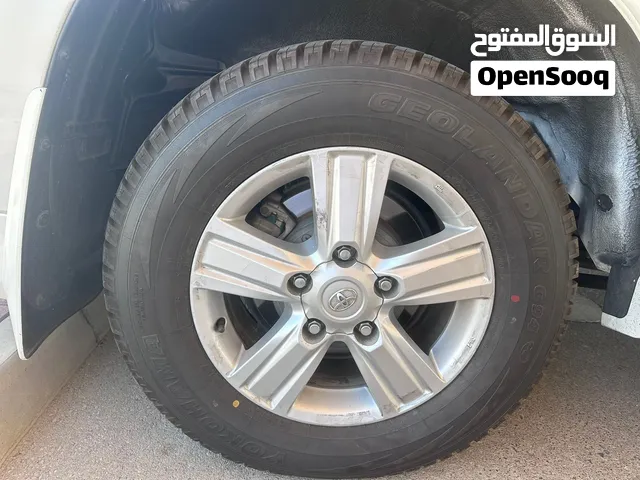 اطارات يوكوهاما لاندكروزر نصف حجري - شبه جديد