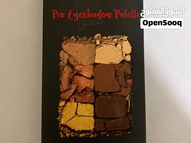 Ardell Pro Eyeshadow Palette – 15 Metallic & Matte Shades