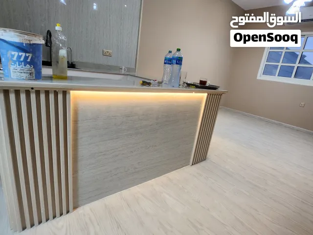 إذا كنت تبحث عن الرقي والخصوصية المطلقة، فهذه الشقة المصممة بعناية هي خيارك المثالي! تجمع بين التصمي