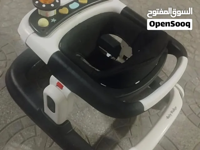 كرسي طعام ب 20 دينار و الكراجة ب 15 دينار حالتهم ممتازة