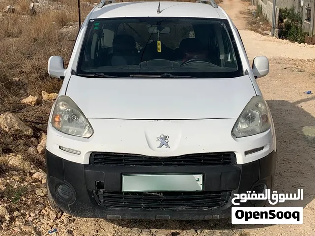 بيجو بارتنار 2015 للبيع سعر ممتاز قابل للتفاوض للجادين فقط