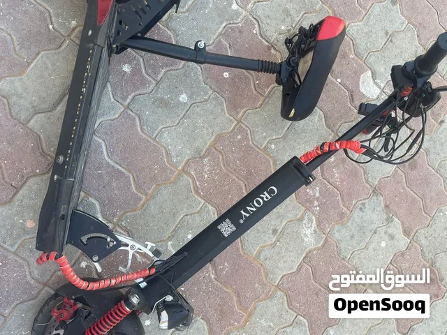 عندي ها الاسكوتر للبيع نضيف جدا و استعملته 6 اشهر فقط من يوم خذته مايشكي من شي وسرعته 75