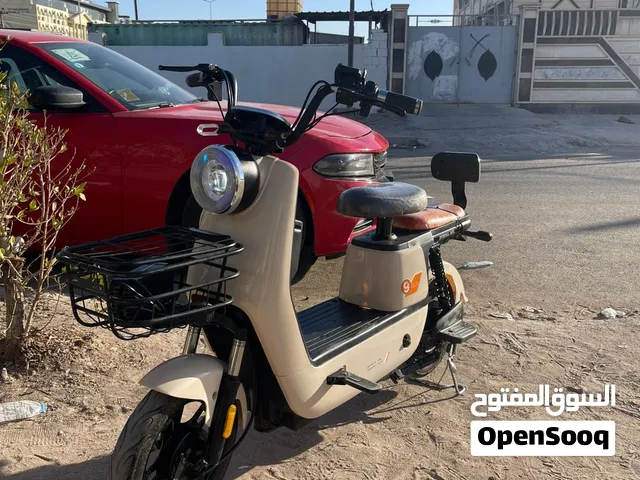 دراجه شحن حجم 14  السعر 150 وبيها مجال هواي