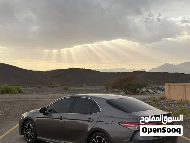 تويوتا كامري 2018 للبيع