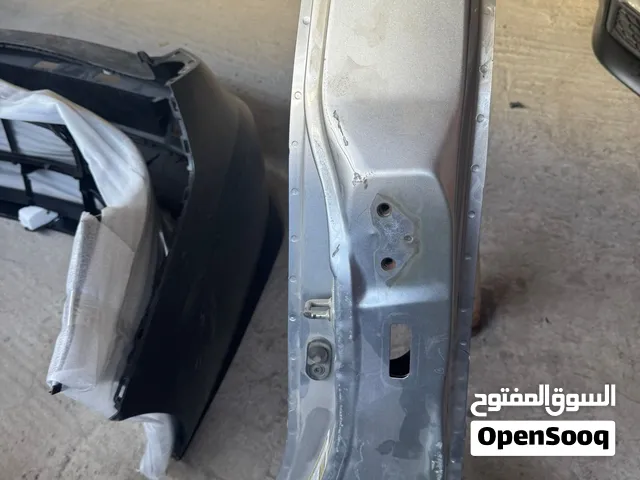 عمود الباب جهه السائق  كامري 2018/2024