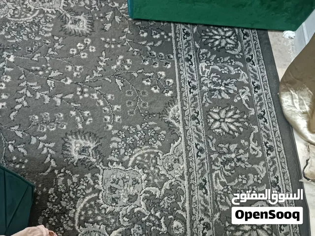 2سجاد للبيع  السجاده.   6 دينار