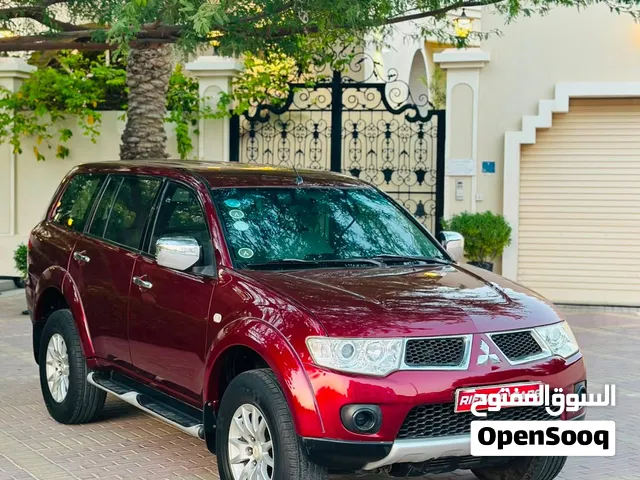 Mitsubishi Pajero Sport 4WD Year-2013 Single owner used 7 Seater Family SUV low milage driven Jeep