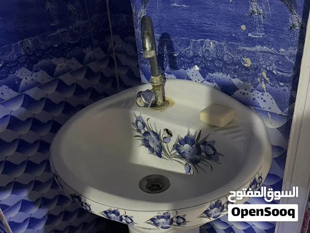 مغسلة نظيفة