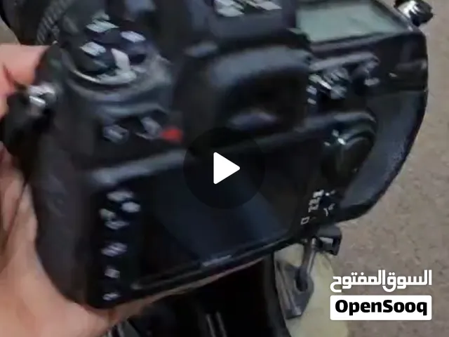 كاميرا نيكون D300