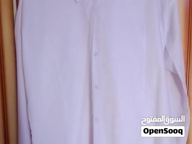 قميص أبيض مدرسي