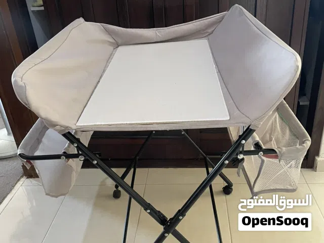 طاوله غيار بيبي